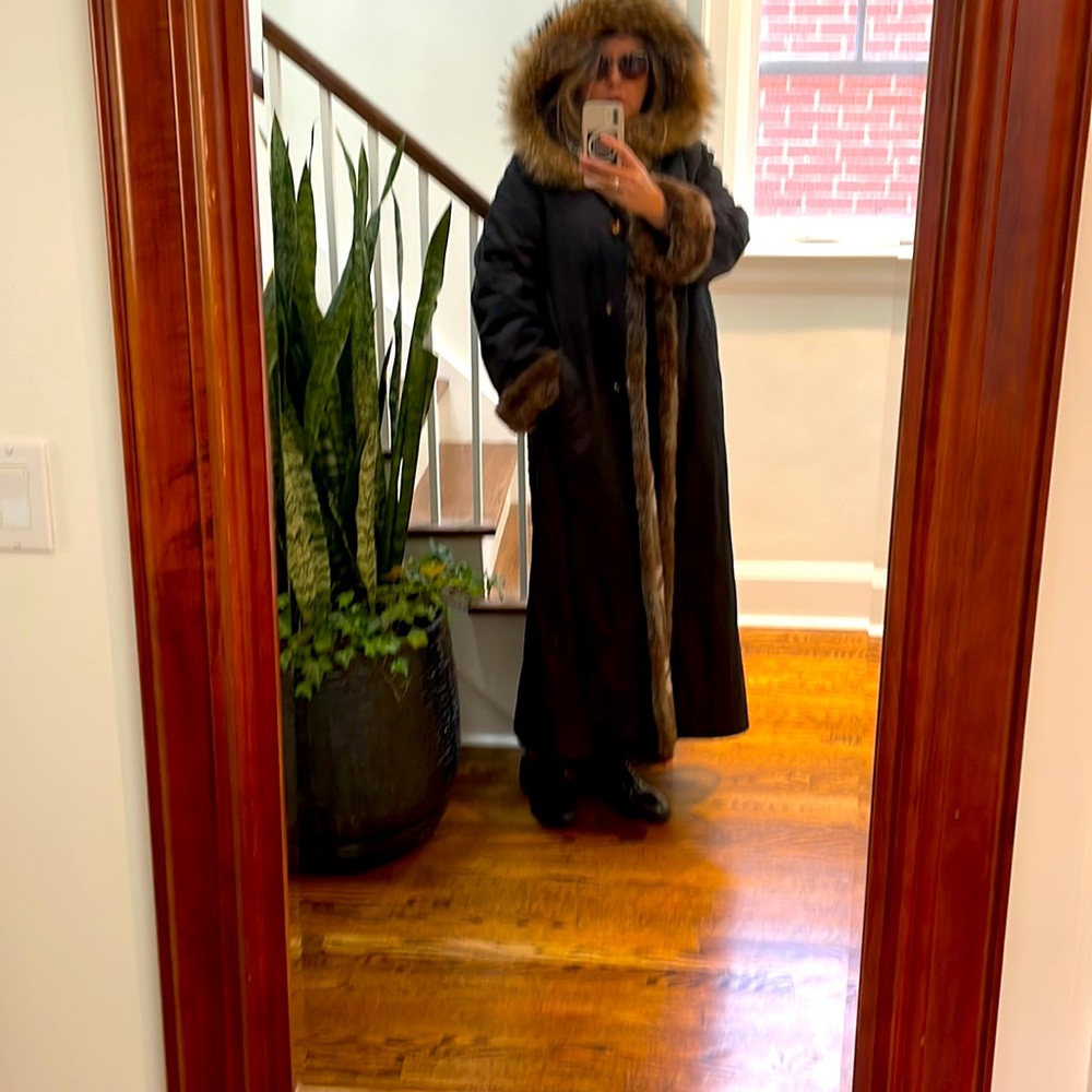 Jones New York full-length winter jacket with hood. Faux fur/water resistant.